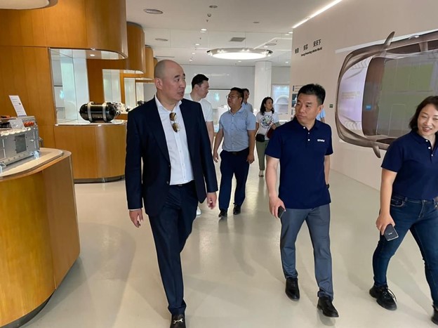 Председатель холдинга «Байтерек» посетил автомобильный завод в китайском городе Баодин