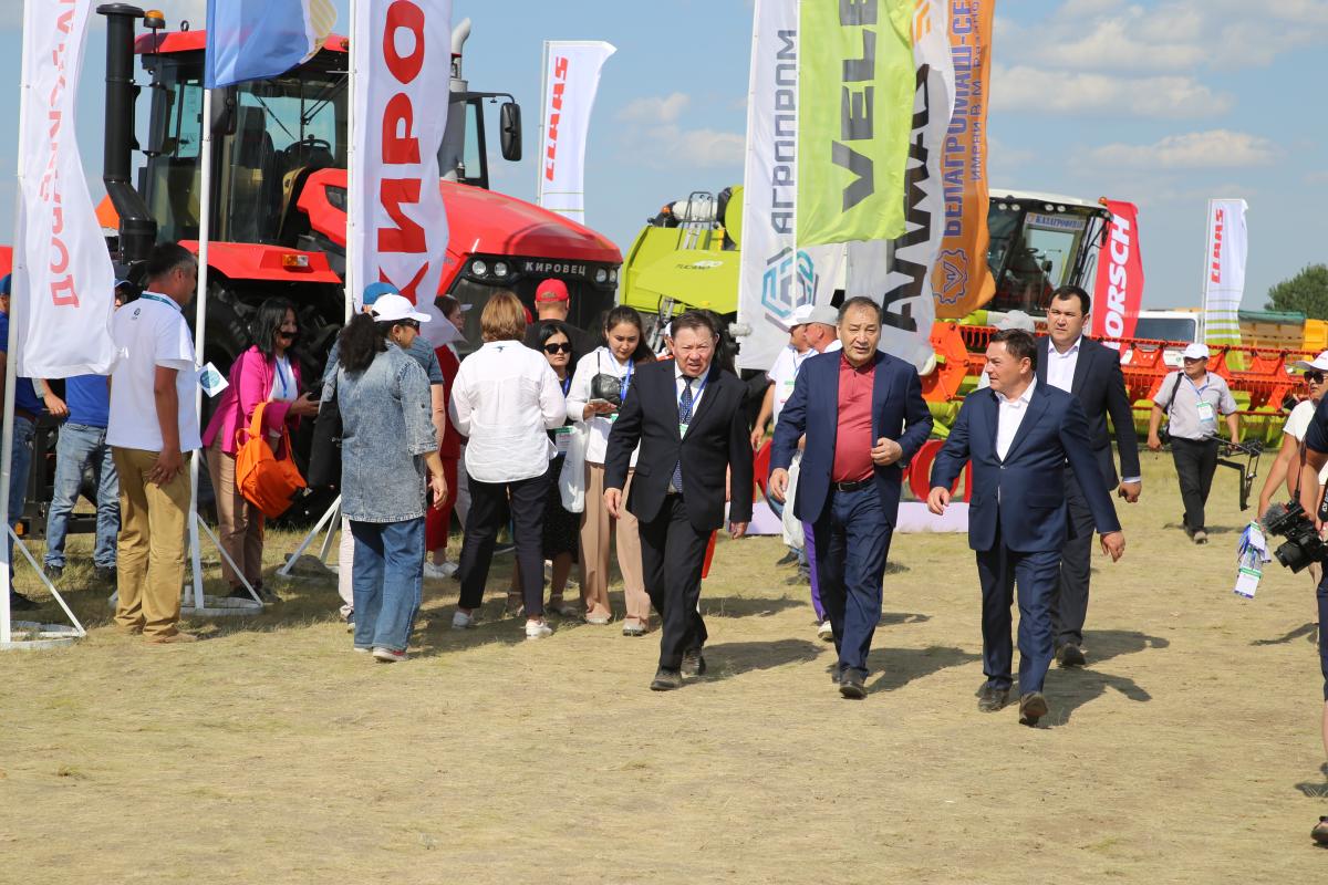 Agrarian Credit Corporation takes part in the Field Day