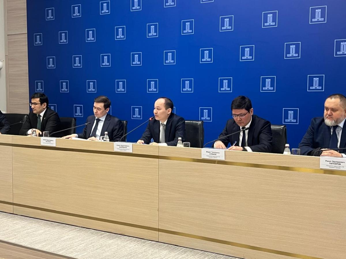 Үкімет отырысынан кейін баспасөз конференциясы өтті